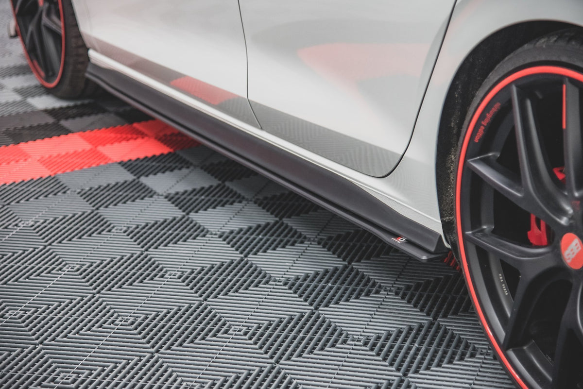Street Pro Side Skirts Diffusers suitable for Volkswagen Golf GTI / GTE / GTI Clubsport / R-Line Mk8