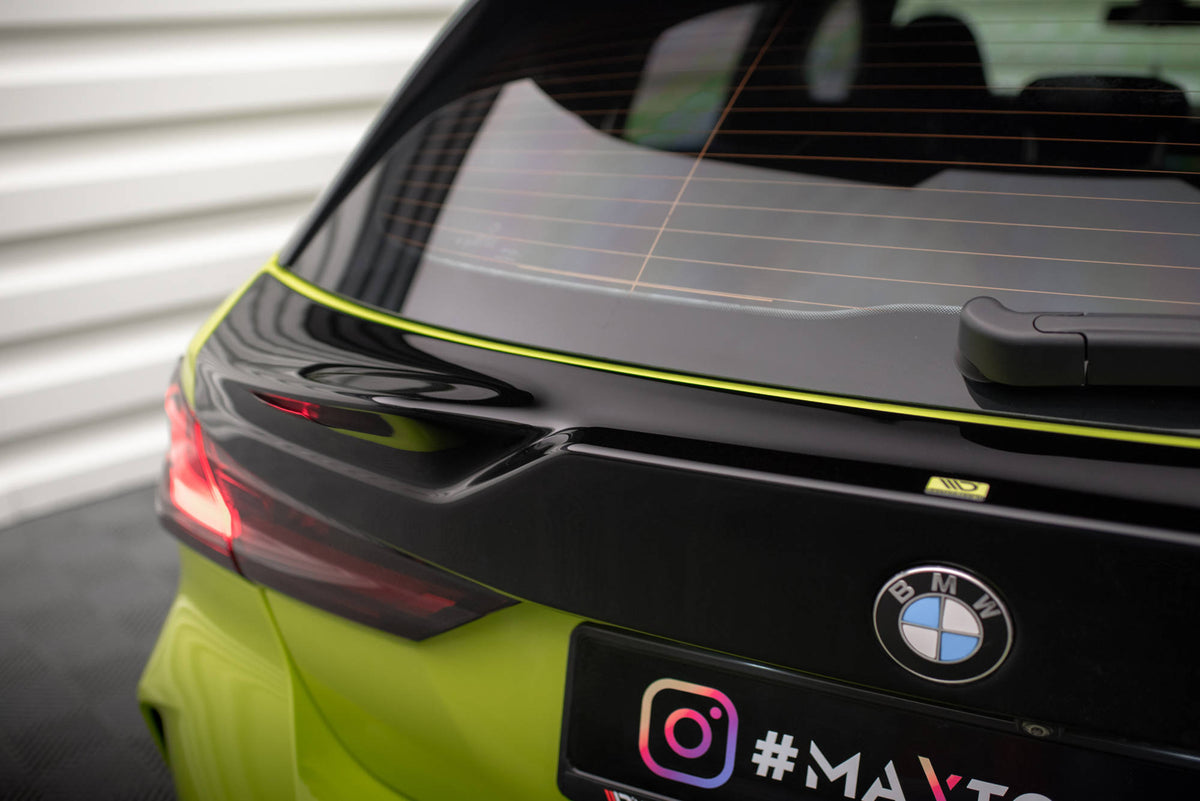 The extension of the rear window suitable for BMW 1 M-Pack / M135i / 128ti F40