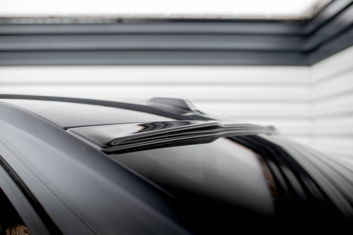 The extension of the rear window suitable for BMW 7 M-Pack / M760e / i7 M-Pack G70