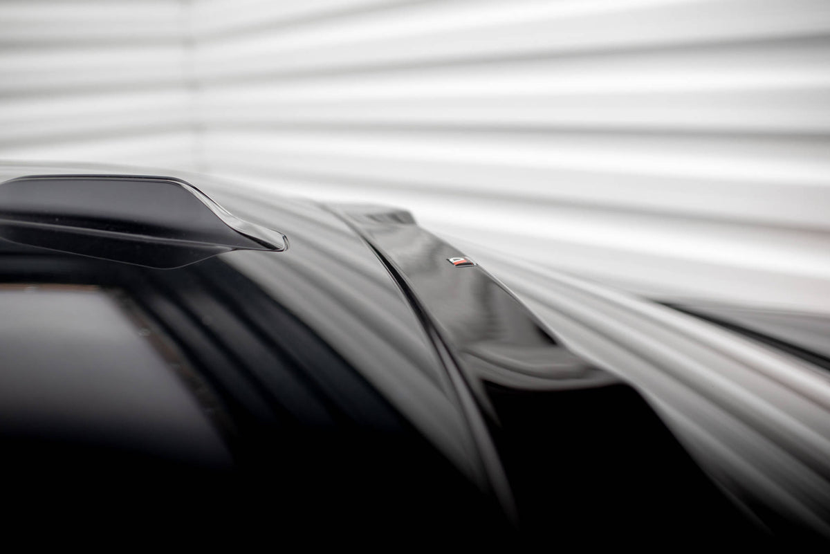 The extension of the rear window suitable for BMW 7 M-Pack / M760e / i7 M-Pack G70