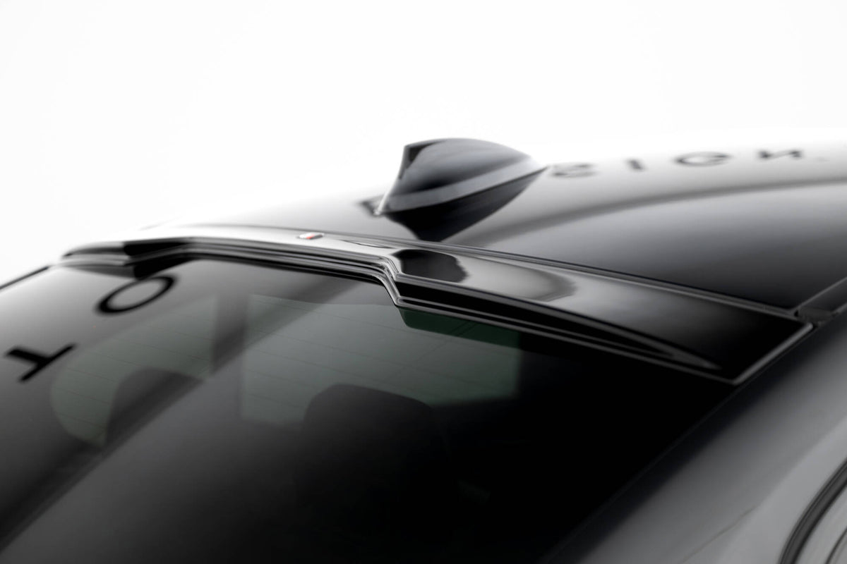 The extension of the rear window suitable for BMW M550i / 5 M-Pack Sedan G30