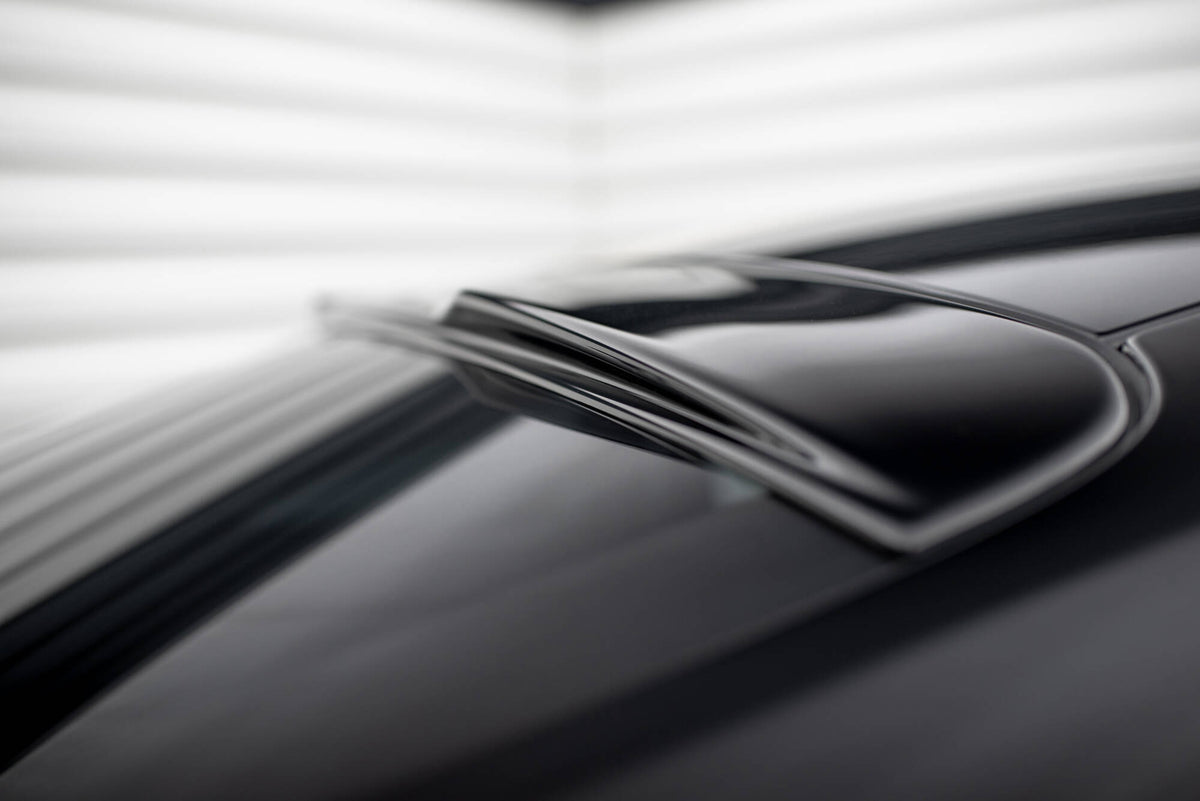 The extension of the rear window suitable for Porsche 911 992 GT3